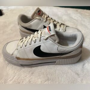 Nike Court Legacy Lift Shoes Womens Size 10 White Black DM7590-100 Sneakers